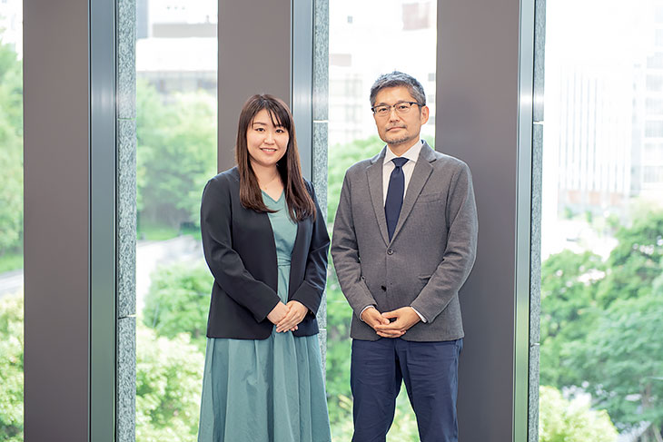 須﨑彩斗さん（右）、加藤美季さん（左）